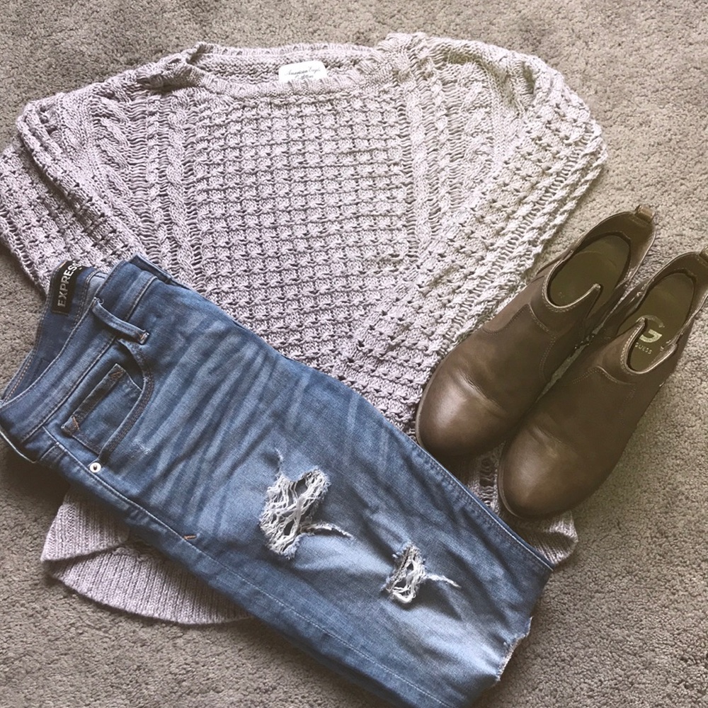 Sweater grey, wrists are rubbed. American Eagle